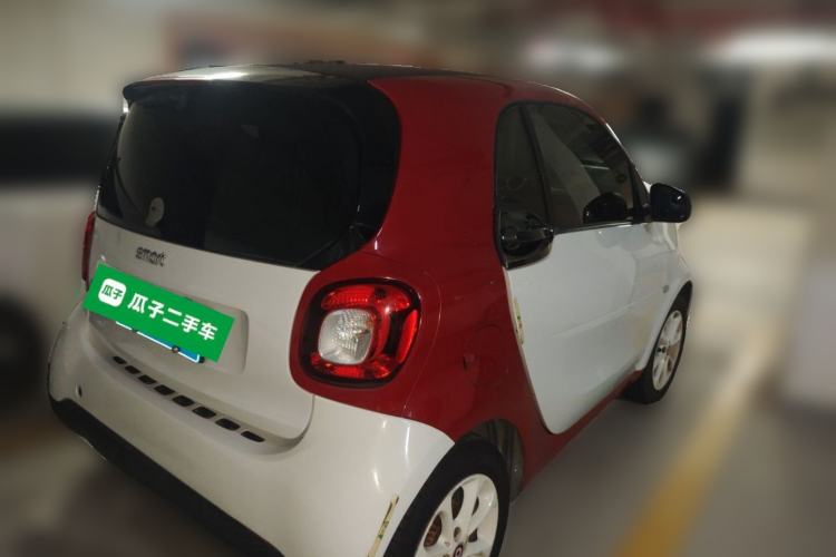 Used smart fortwo 2015 1.0L 52 kW hardtop Dynamic version Rear Right 45 Deg