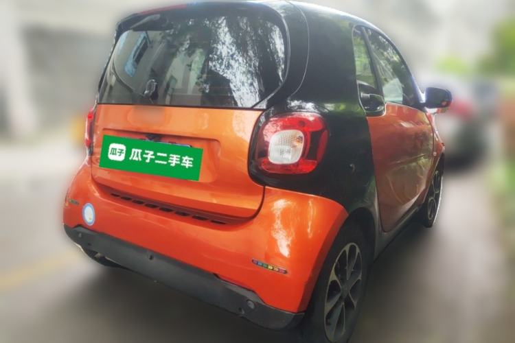 Used smart fortwo 2015 1.0L 52 kW Hardtop Passion Edition Rear Right 45 Deg