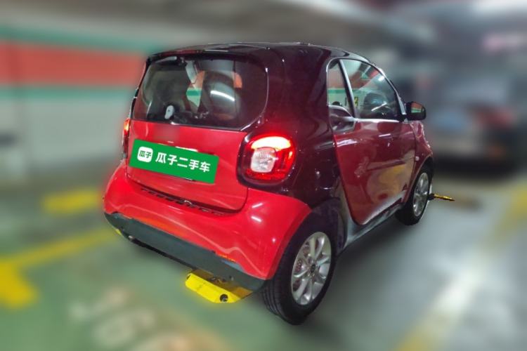 Used smart fortwo 2015 1.0L 52 kW hardtop Dynamic version Rear Right 45 Deg