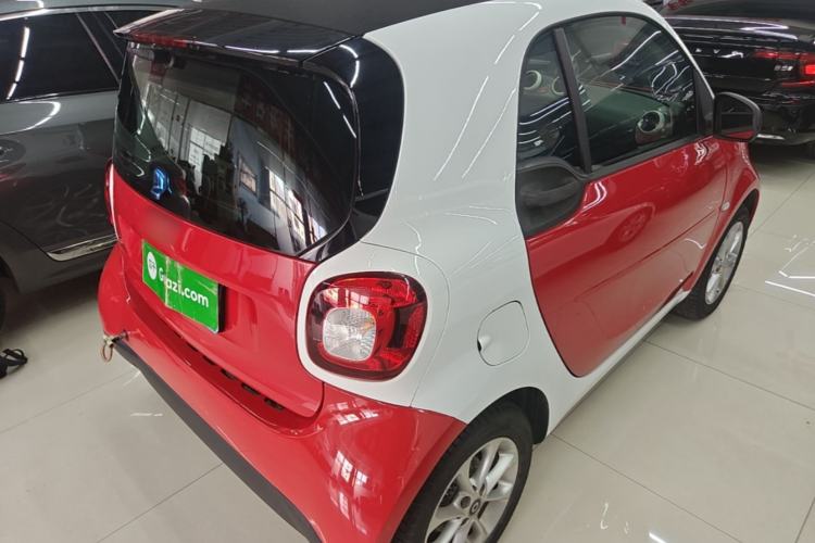 Used smart fortwo 2015 1.0L 52 kW hardtop Dynamic version Rear Right 45 Deg
