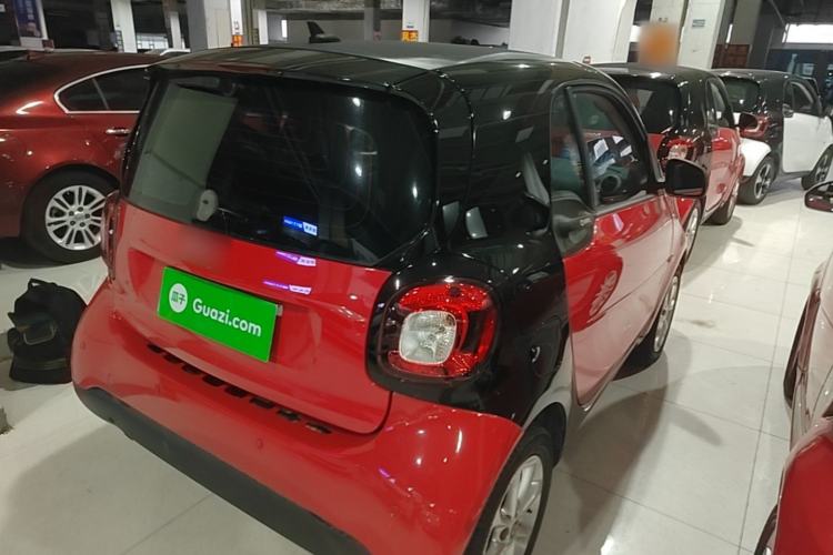 Used smart fortwo 2015 1.0L 52 kW hardtop Dynamic version Rear Right 45 Deg