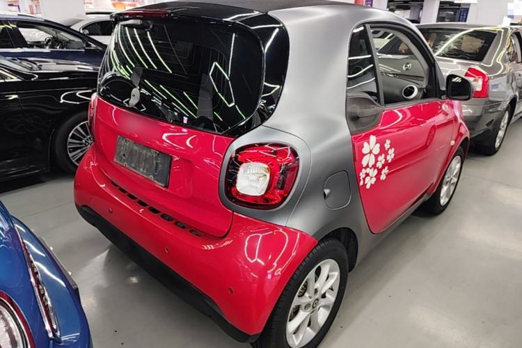Used smart fortwo 2015 1.0L 52 kW hardtop Dynamic version Rear Right 45 Deg