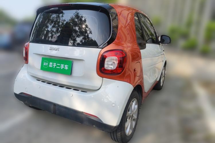 Used smart fortwo 2015 1.0L 52 kW hardtop Dynamic version Rear Right 45 Deg