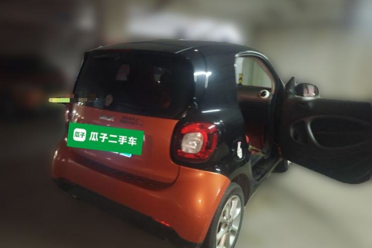 Used smart fortwo 2015 1.0L 52 kW hardtop Dynamic version Rear Right 45 Deg