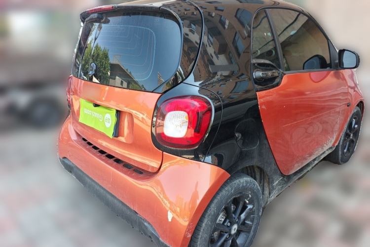 Used smart fortwo 2015 1.0L 52 kW hardtop Dynamic version Rear Right 45 Deg