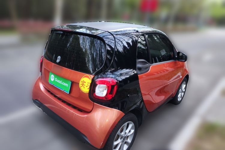 Used smart fortwo 2015 1.0L 52 kW hardtop Dynamic version Rear Right 45 Deg