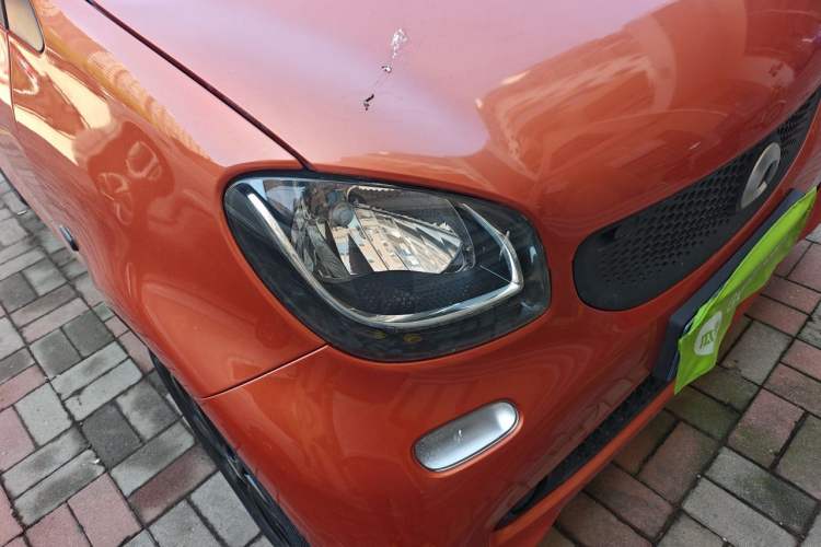 Used smart fortwo 2015 1.0L 52 kW hardtop Dynamic version Right Front Headlight