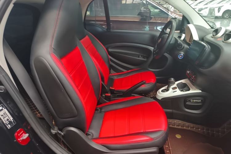 Used smart fortwo 2015 1.0L 52 kW hardtop Dynamic version Right Front Seat