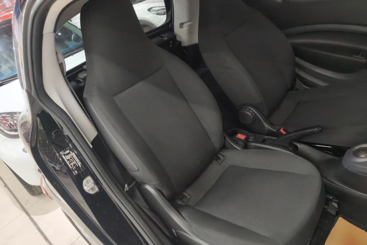 Used smart fortwo 2015 1.0L 52 kW hardtop Dynamic version Right Front Seat