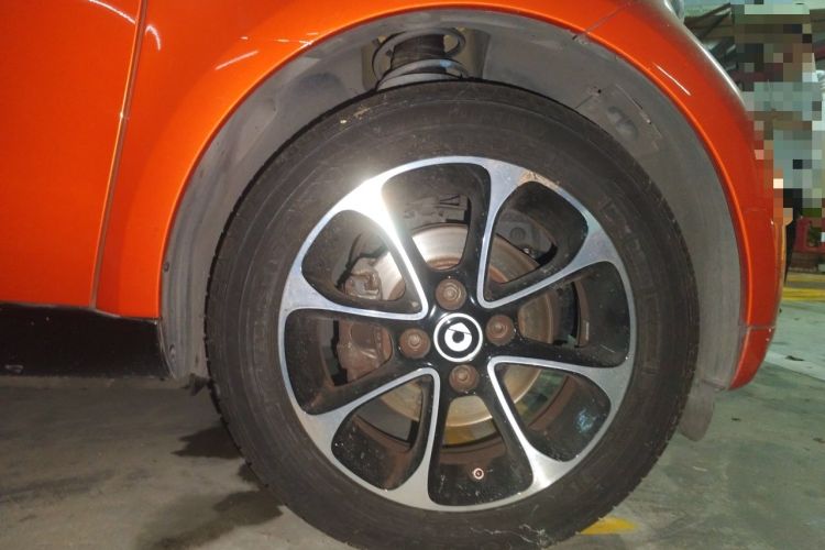Used smart fortwo 2015 1.0L 52 kW Hardtop Passion Edition Right Front Wheel Hub