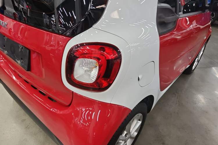 Used smart fortwo 2015 1.0L 52 kW hardtop Dynamic version Right Rear Taillight