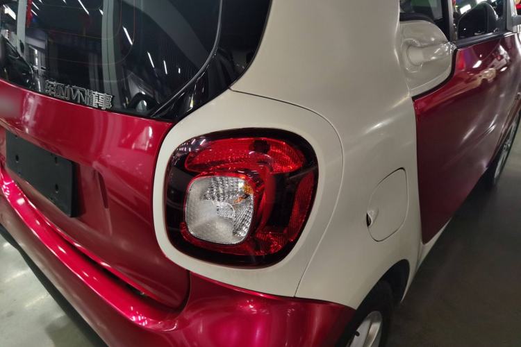 Used smart fortwo 2015 1.0L 52 kW hardtop Dynamic version Right Rear Taillight