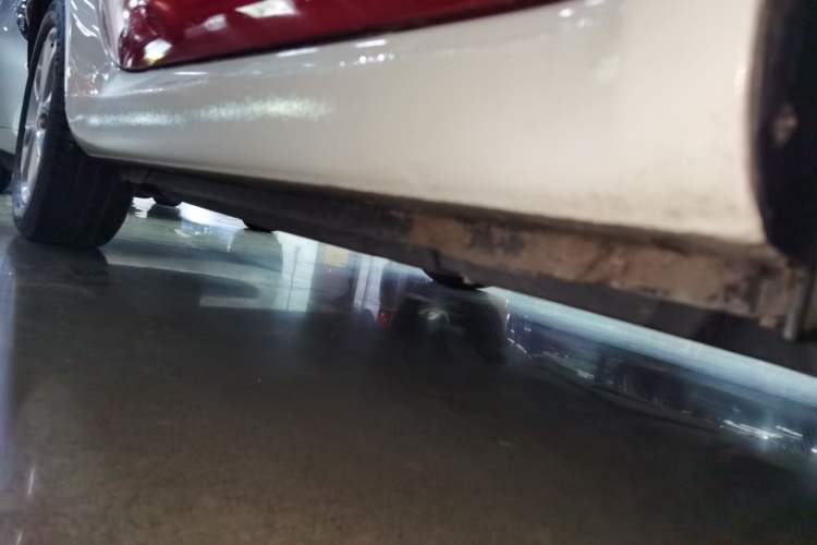 Used smart fortwo 2015 1.0L 52 kW hardtop Dynamic version Right Side Sill