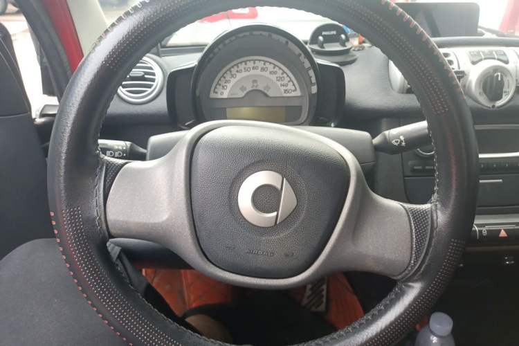 Used smart fortwo 2015 1.0 MHD Comfort Travel Edition Steering Wheel