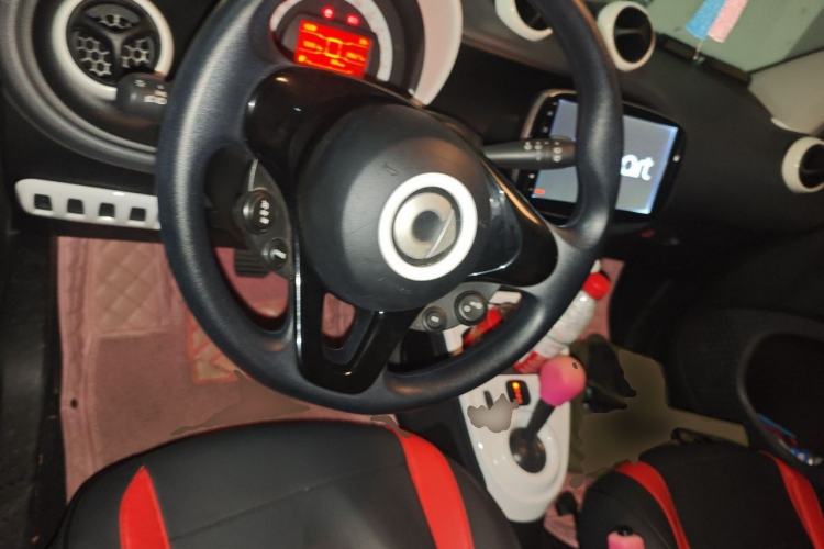 Used smart fortwo 2015 1.0L 52 kW hardtop Dynamic version Steering Wheel