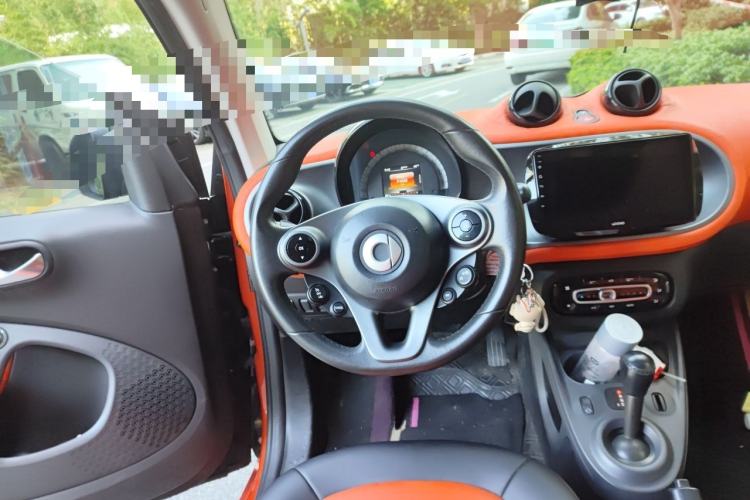 Used smart fortwo 2015 1.0L 52 kW Hardtop Passion Edition Steering Wheel