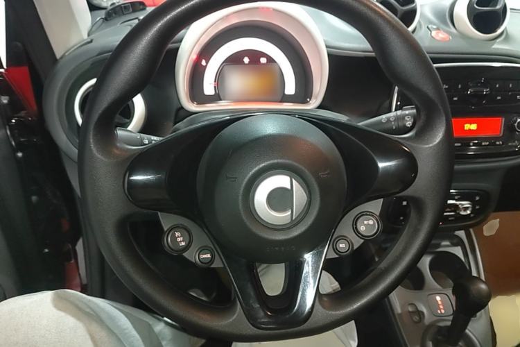Used smart fortwo 2015 1.0L 52 kW hardtop Dynamic version Steering Wheel
