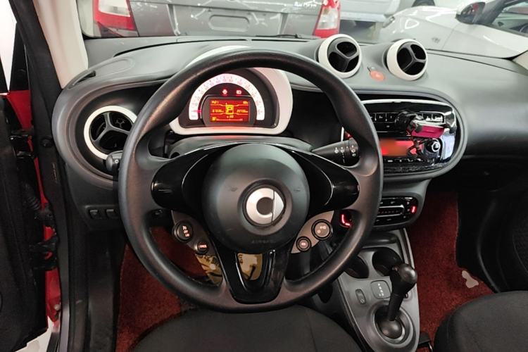 Used smart fortwo 2015 1.0L 52 kW hardtop Dynamic version Steering Wheel