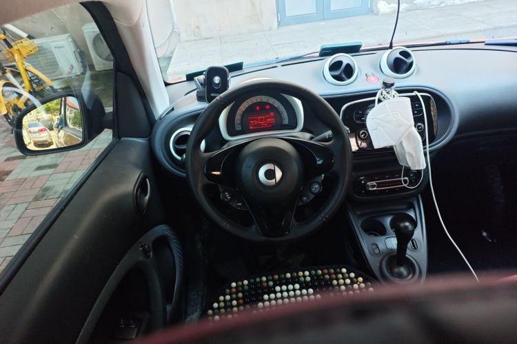 Used smart fortwo 2015 1.0L 52 kW hardtop Dynamic version Steering Wheel
