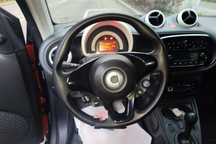 Used smart fortwo 2015 1.0L 52 kW hardtop Dynamic version Steering Wheel