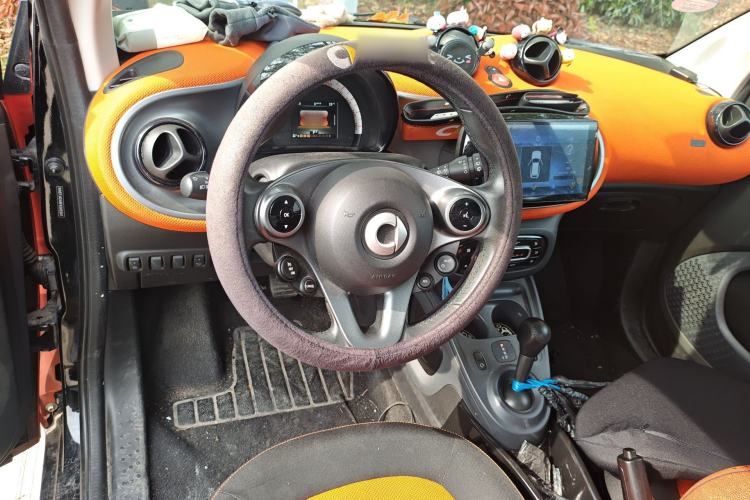 Used smart fortwo 2015 1.0L 52 kW Hardtop Passion Edition Steering Wheel