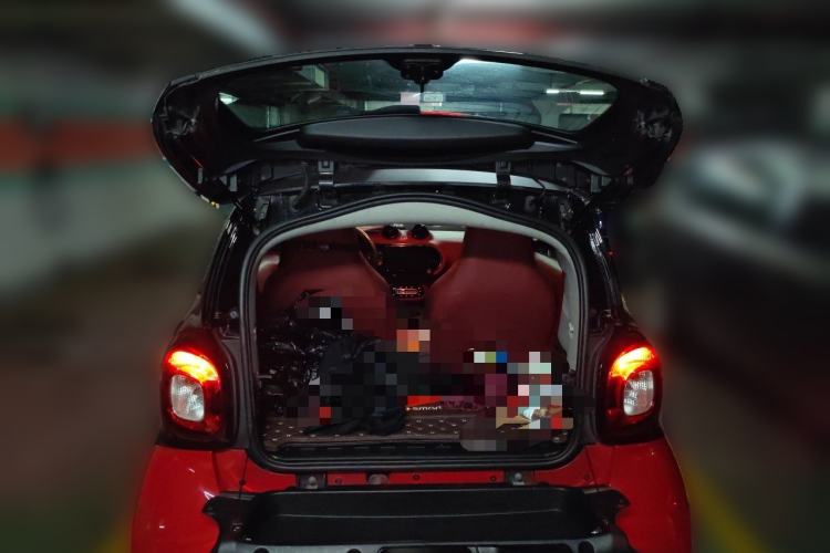 Used smart fortwo 2015 1.0L 52 kW hardtop Dynamic version Trunk