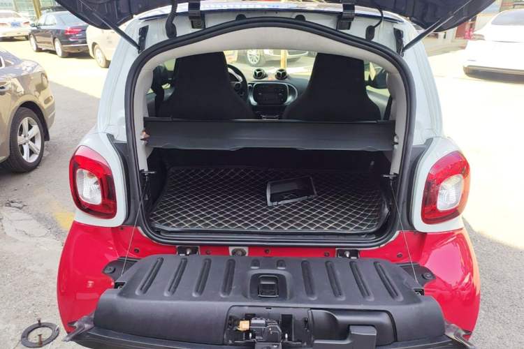 Used smart fortwo 2015 1.0L 52 kW Hardtop Passion Edition Trunk