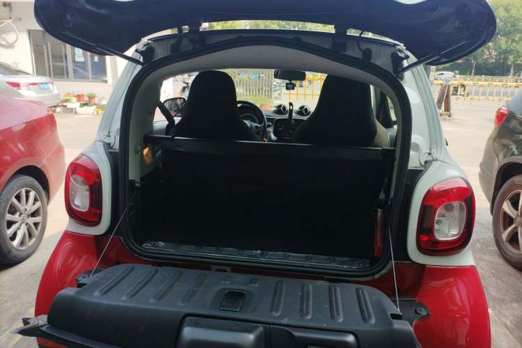 Used smart fortwo 2015 1.0L 52 kW Hardtop Passion Edition Trunk