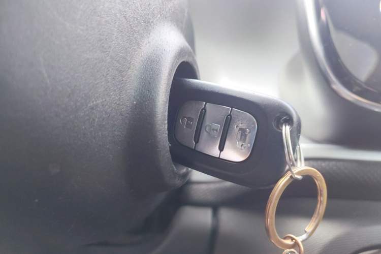 Used smart fortwo 2015 1.0L 52 kW Hardtop Passion Edition Vehicle Key
