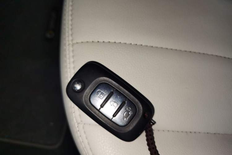 Used smart fortwo 2015 1.0L 52 kW hardtop Dynamic version Vehicle Key
