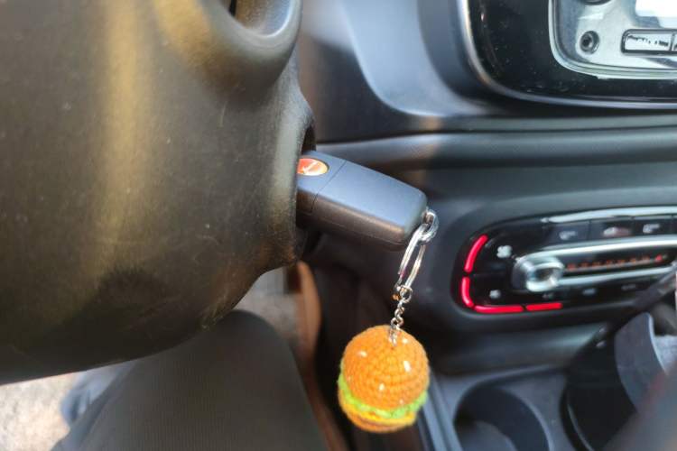 Used smart fortwo 2015 1.0L 52 kW hardtop Dynamic version Vehicle Key