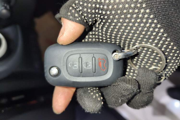 Used smart fortwo 2015 1.0L 52 kW hardtop Dynamic version Vehicle Key