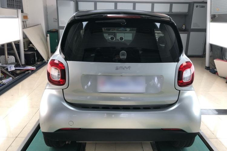 Used smart fortwo 2015 1.0L 52 kW hardtop Dynamic version Exterior 2