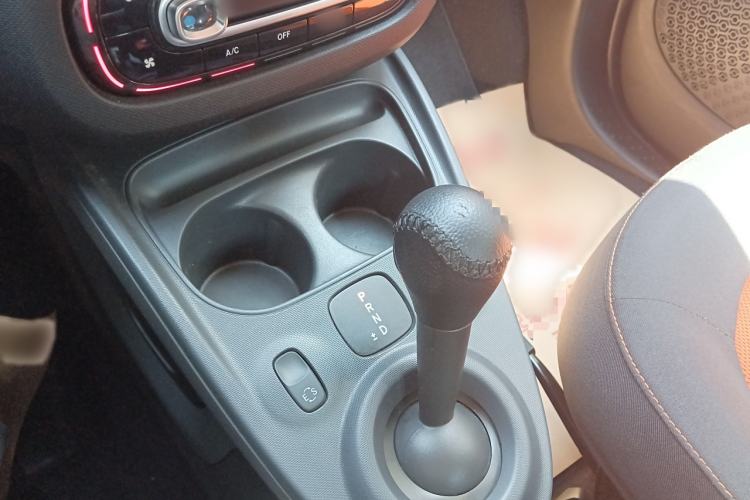 Used smart fortwo 2015 1.0L 52 kW Hardtop Passion Edition Gear Lever