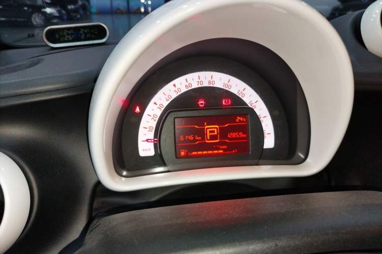 Used smart fortwo 2015 1.0L 52 kW hardtop Dynamic version Instrument Cluster