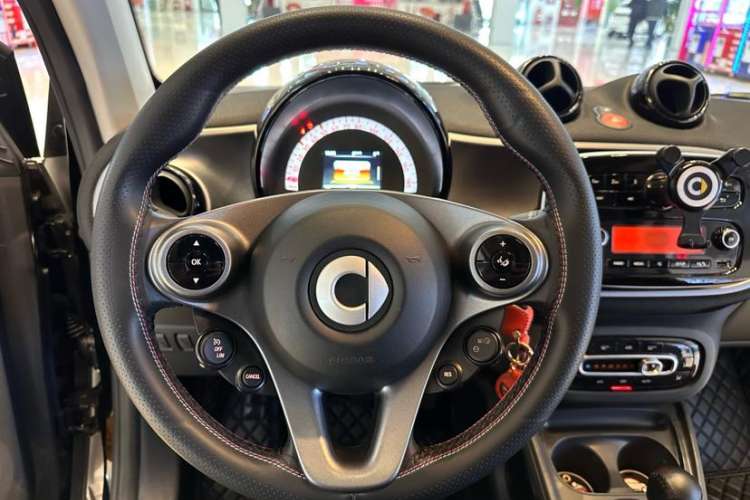 Used smart fortwo 2015 1.0L 52 kW Hardtop Passion Edition Interior 2