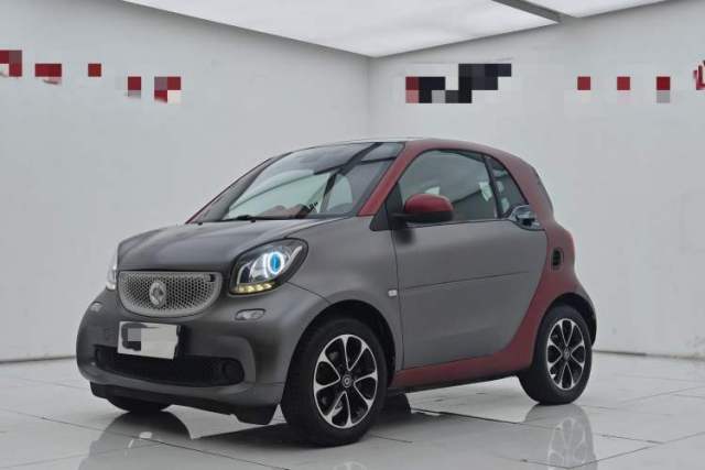 smart fortwo 2015 1.0L 52 kW Hardtop Passion Edition مستعملة