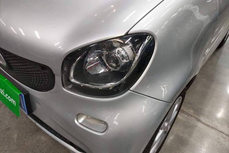 Used smart fortwo 2015 1.0L 52 kW hardtop Dynamic version Left Front Headlight