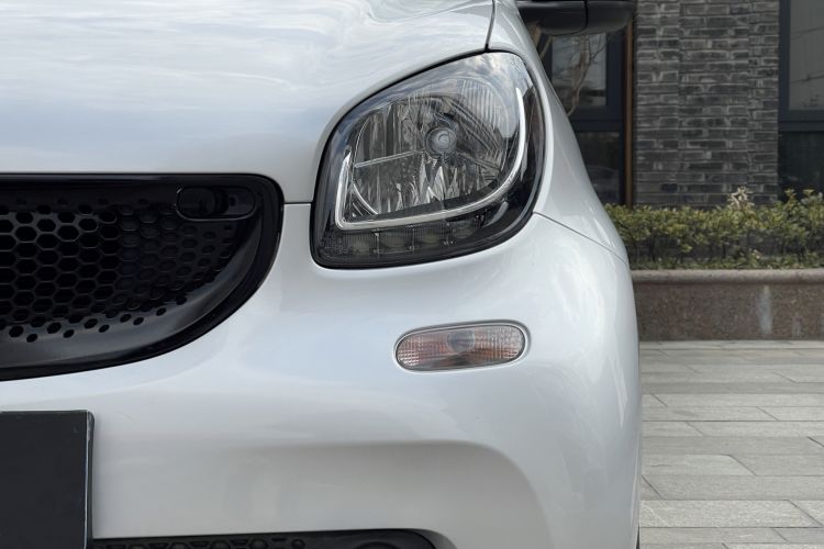 Used smart fortwo 2015 1.0L 52 kW Hardtop Passion Edition Left Front Headlight