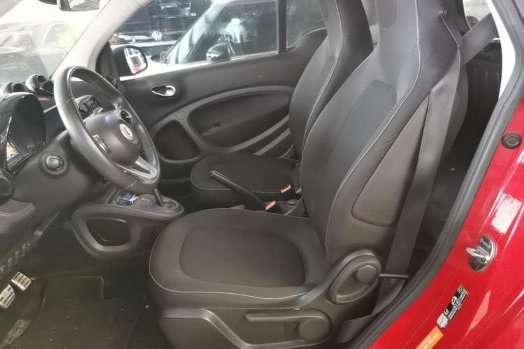 Used smart fortwo 2015 1.0L 52 kW Hardtop Passion Edition Left Front Seat