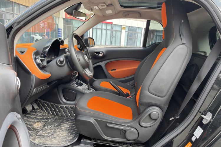 Used smart fortwo 2015 1.0L 52 kW Hardtop Passion Edition Left Front Seat