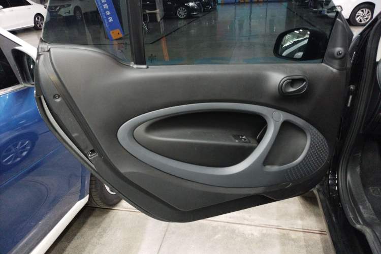 Used smart fortwo 2015 1.0L 52 kW hardtop Dynamic version Left Rear Door Interior