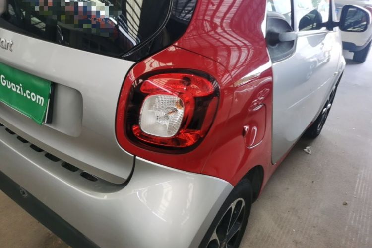 Used smart fortwo 2015 1.0L 52 kW Hardtop Passion Edition Right Rear Taillight