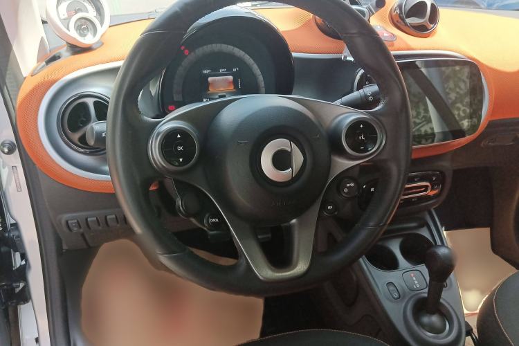 Used smart fortwo 2015 1.0L 52 kW Hardtop Passion Edition Steering Wheel
