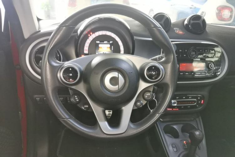 Used smart fortwo 2015 1.0L 52 kW Hardtop Passion Edition Steering Wheel