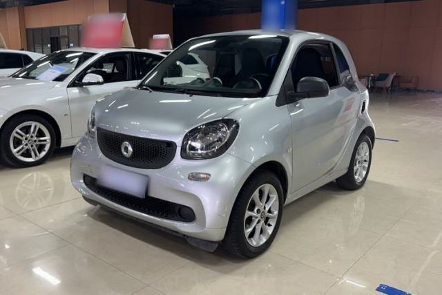 Used smart fortwo 2015 1.0L 52 kW hardtop Dynamic version