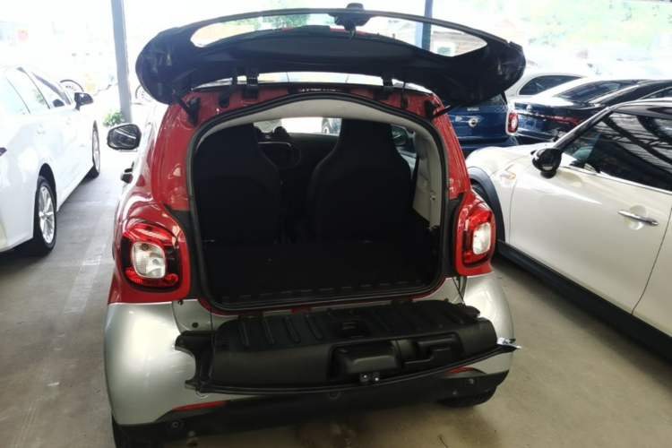 Used smart fortwo 2015 1.0L 52 kW Hardtop Passion Edition Trunk