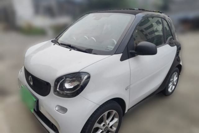 Used smart fortwo 2015 1.0L 52 kW hardtop Dynamic version