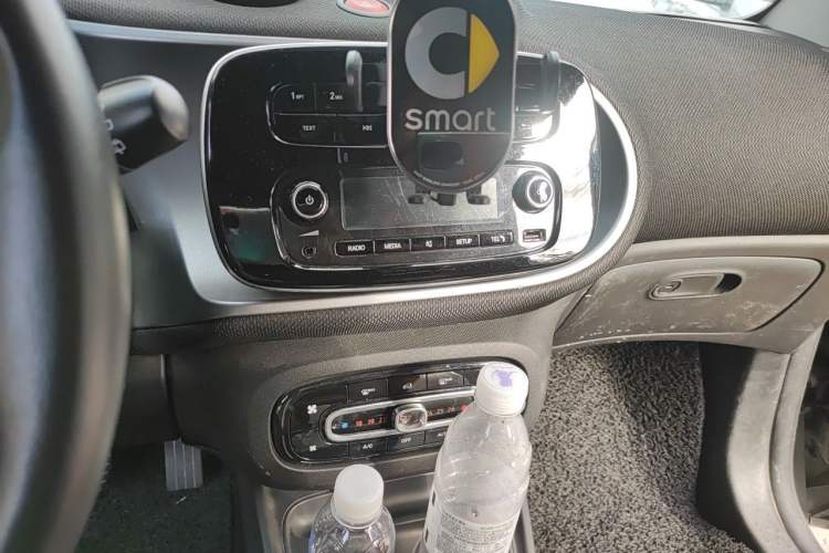 Used smart fortwo 2015 1.0L 52 kW Hardtop Passion Edition Audio And AC Panel