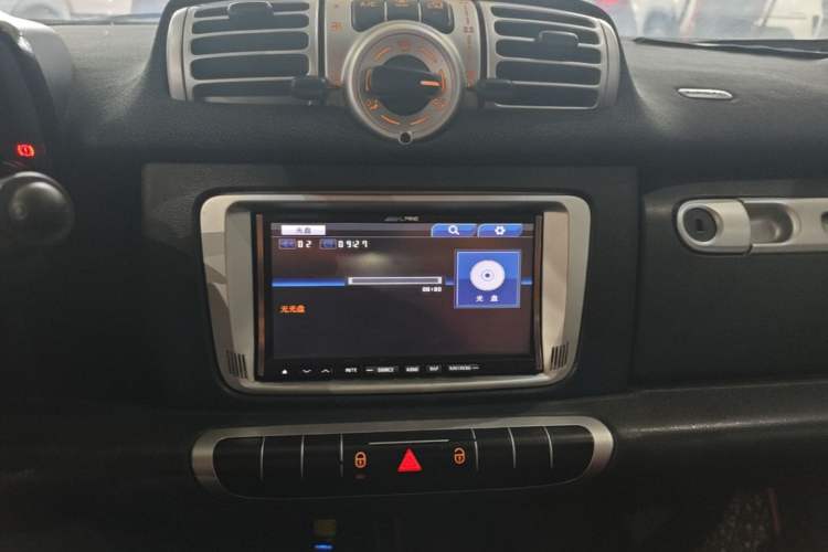 Used smart fortwo 2015 1.0 MHD Comfort Travel Edition Audio And AC Panel